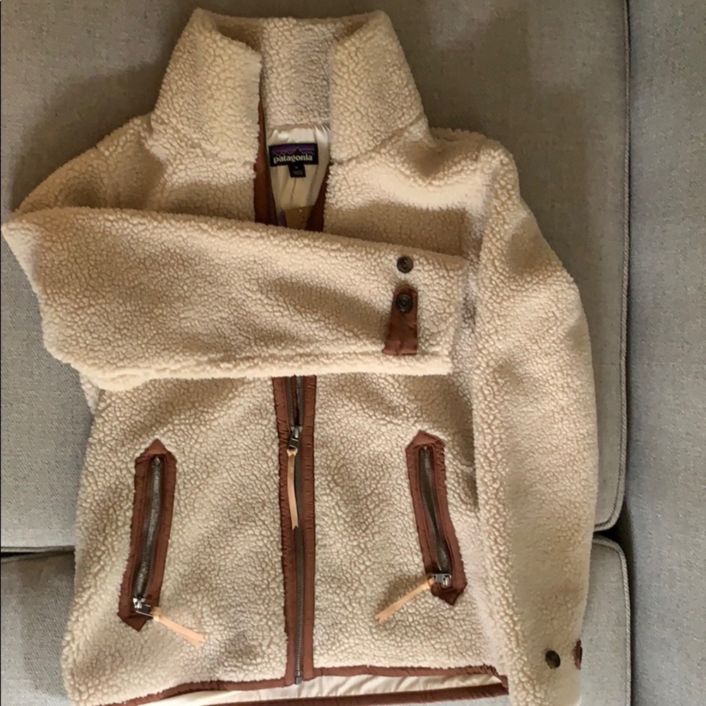 Patagonia Women’s Medium Divided Sky Jacket.